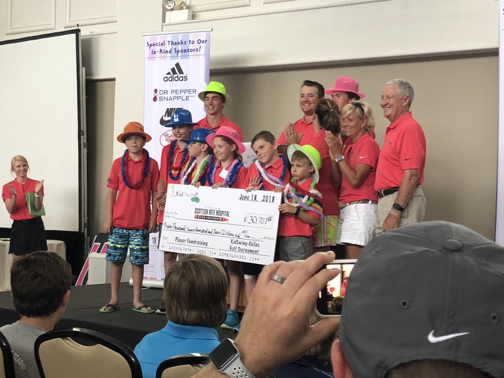 Mighty Fore and KidSwing players on a Brookhaven Country Club green